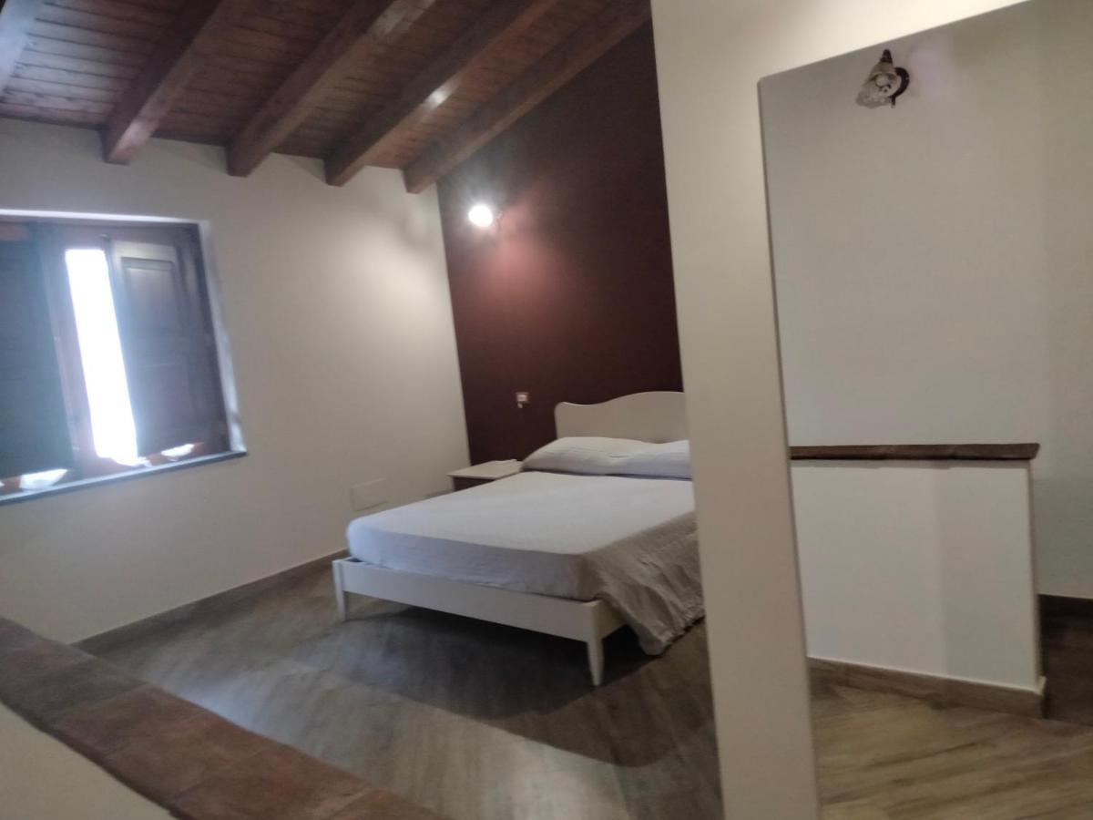 Ai Doganieri Villa Рандацо Екстериор снимка