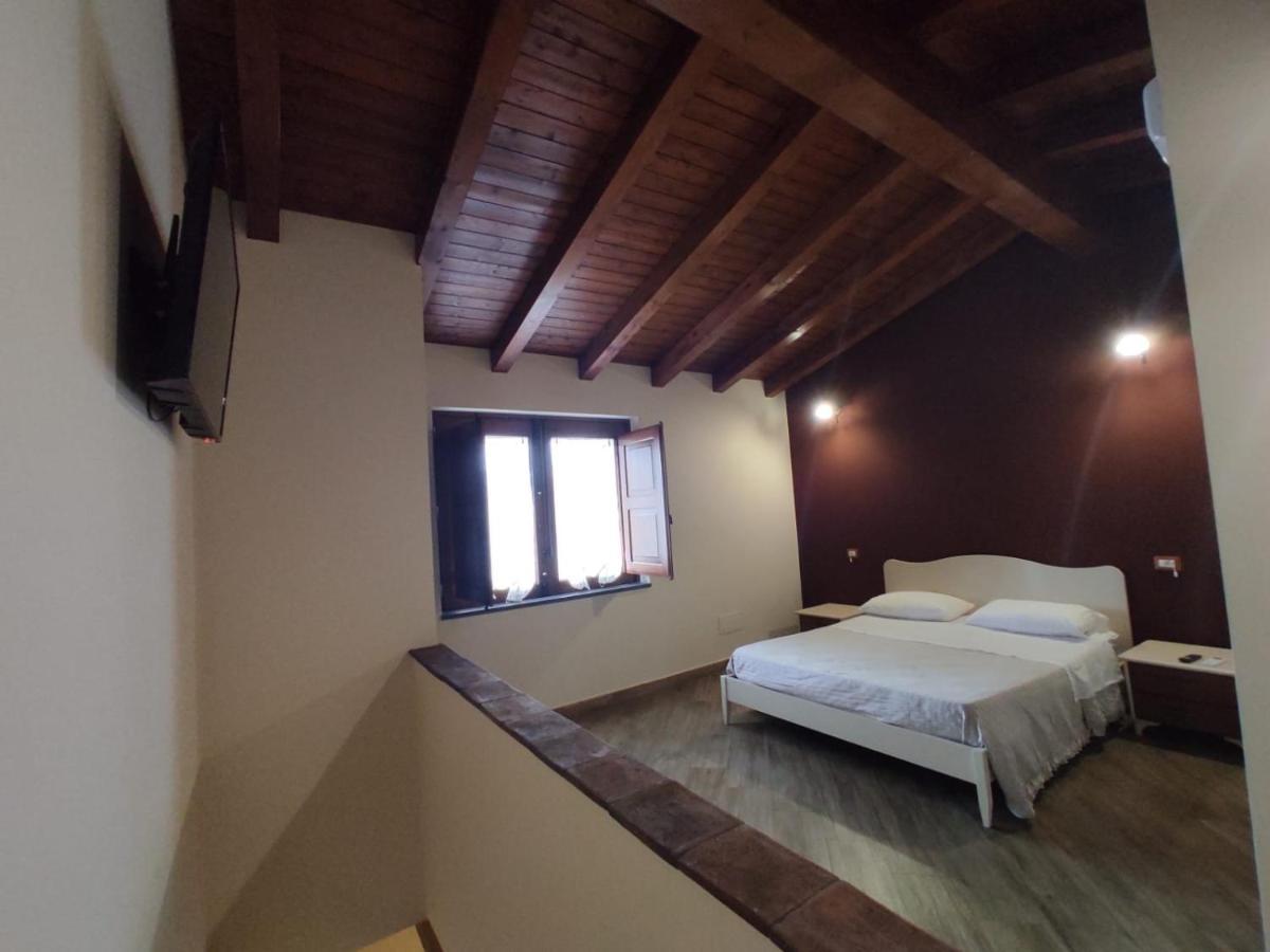 Ai Doganieri Villa Рандацо Екстериор снимка